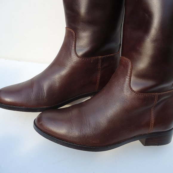 SIZE 6 B. COLE HAAN brown leather riding boots. - Picture 9 of 16